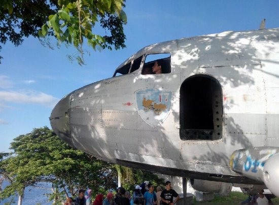 Naam: DC 3 - Bitung, Indonesia..jpg
Bekeken: 718
Grootte: 55,7 KB