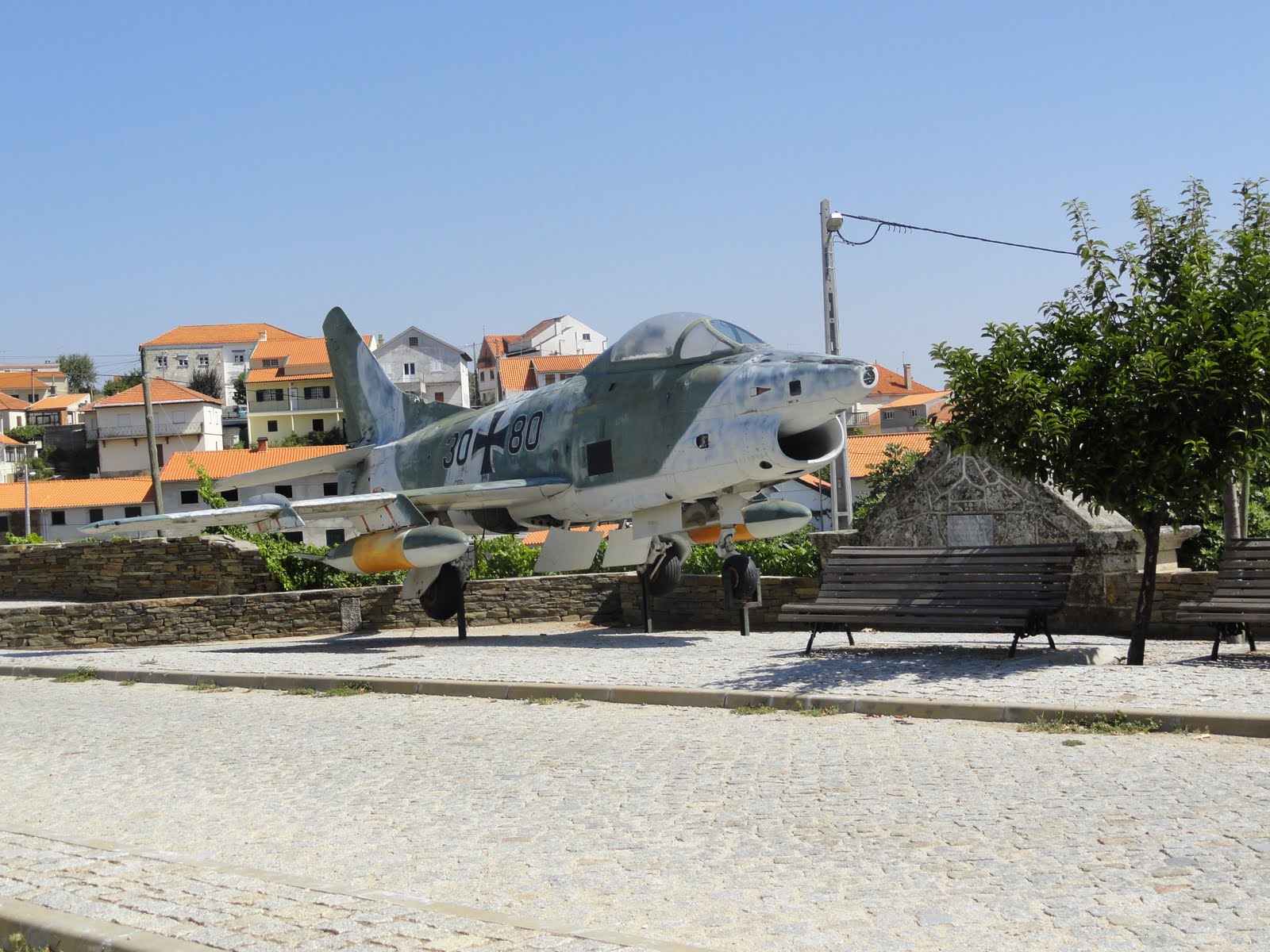 Naam: Fiat G.91 - Horta do Douro, Portugal..JPG
Bekeken: 711
Grootte: 312,2 KB