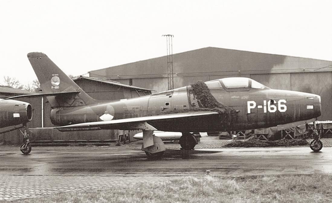 Naam: Foto 205. 'P-166'. Republic F-84F Thunderstreak. 1100 breed.jpg
Bekeken: 792
Grootte: 96,2 KB