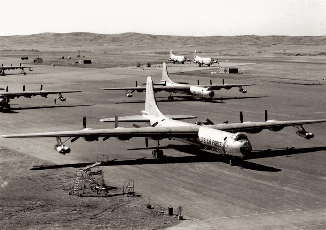 Naam: Foto 542. Convair B-36 Peacemaker, kopie 1100.jpg
Bekeken: 384
Grootte: 112,9 KB