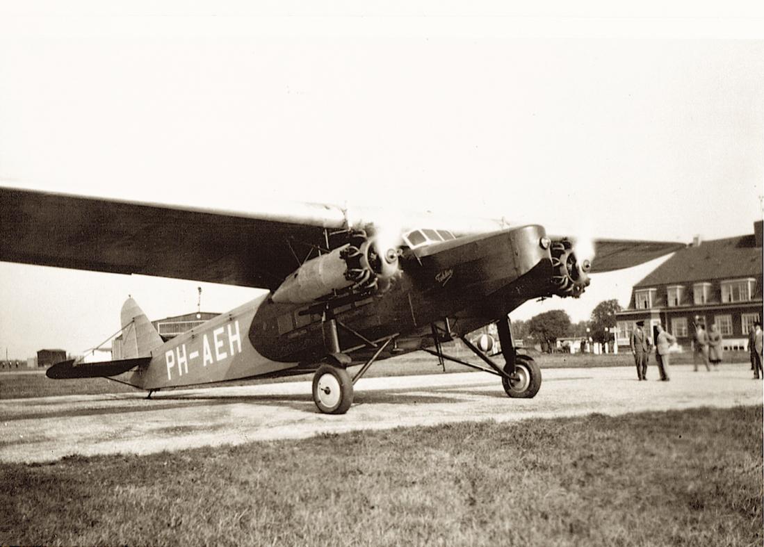 Naam: Foto 437. PH-AEH. Fokker F.VIII. 1100 breed.jpg
Bekeken: 18
Grootte: 103,5 KB