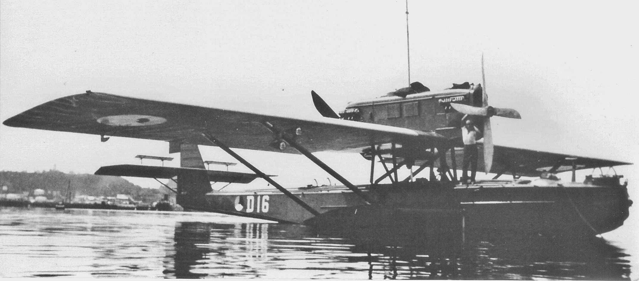 Naam: Dornier Wal D-16 -2.jpg
Bekeken: 388
Grootte: 201,5 KB