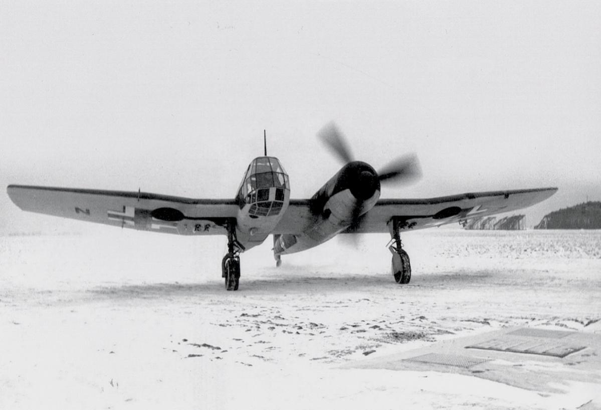 Naam: Foto 378. Blohm und Voss Bv 141, kopie.jpg
Bekeken: 651
Grootte: 74,8 KB