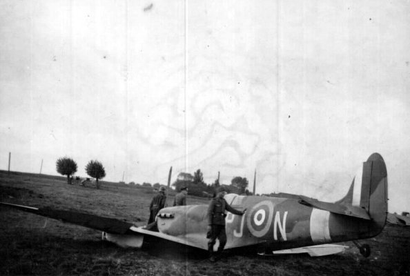 Naam: Spitfire bij Kethel.jpg
Bekeken: 312
Grootte: 32,3 KB