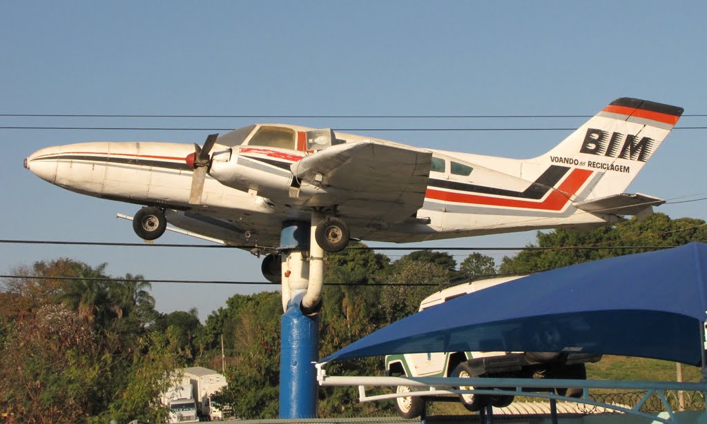 Naam: Cessna 410 sucata - Sloperij Campinas..jpg
Bekeken: 209
Grootte: 89,5 KB