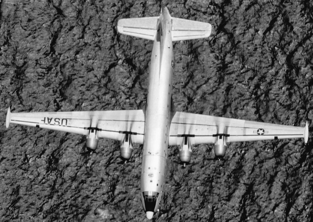 Naam: Foto 574. Douglas C-124 Globemaster II (bijnaam %22Old Shaky%22), kopie 1100.jpg
Bekeken: 330
Grootte: 158,8 KB