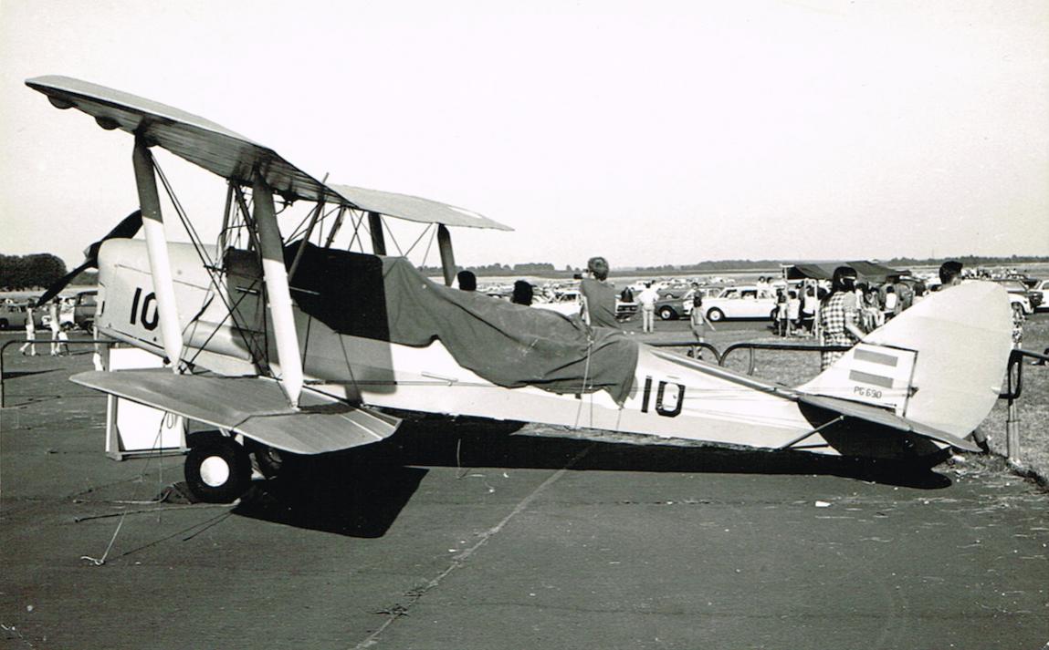 Naam: 19. Tiger Moth. A-10.jpg
Bekeken: 1397
Grootte: 99,9 KB