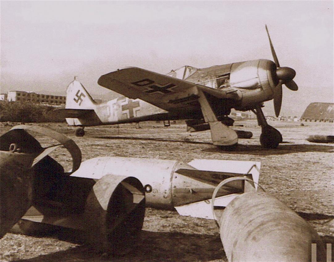 Naam: Foto 321. Focke-Wulf Fw 190, kopie.jpg
Bekeken: 710
Grootte: 121,0 KB