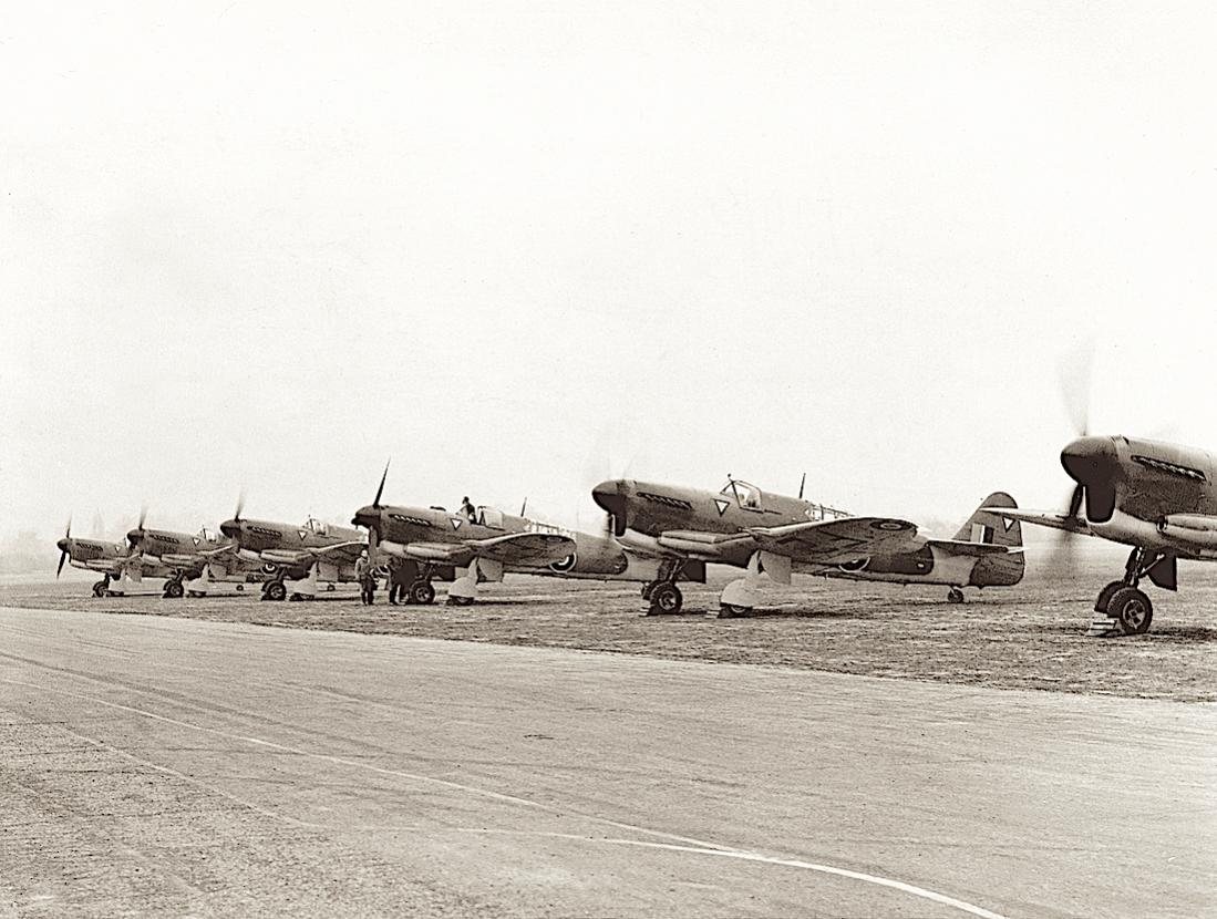 Naam: #321. Fairey Firefly Mk 1 line up for Dutch Navy at Heston, 1946. (Press Photo).jpg
Bekeken: 1471
Grootte: 120,1 KB