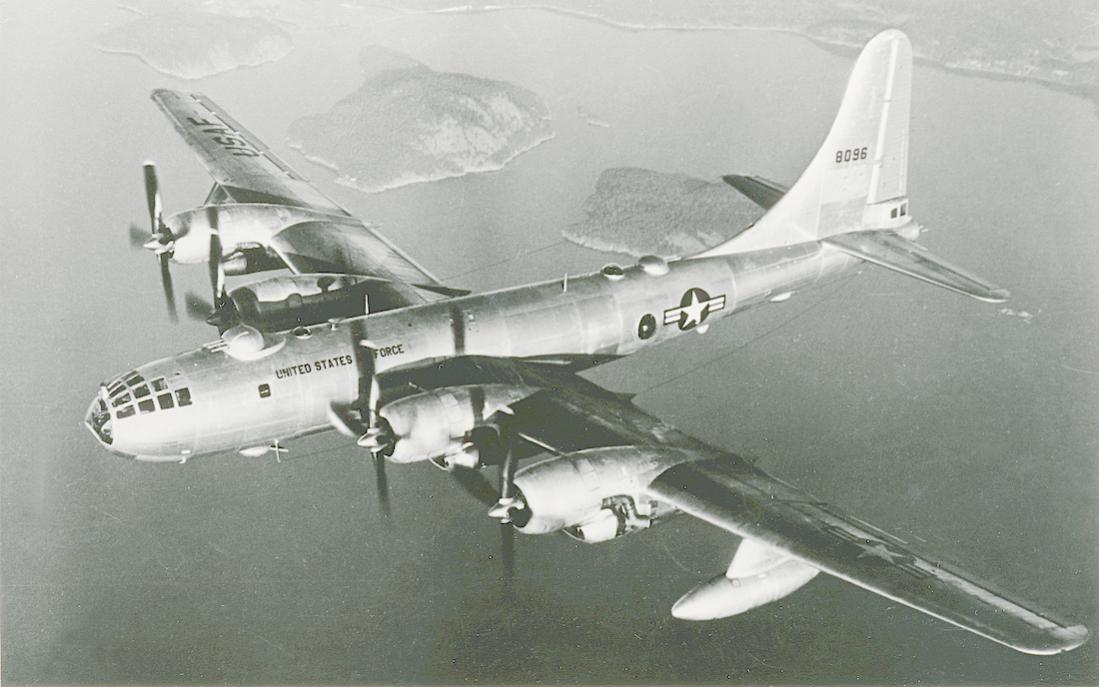 Naam: Foto 817. 48-096. (MSN 15905). Boeing B-50D-95-BO Superfortress. Converted to EB-50D as mothersh.jpg
Bekeken: 748
Grootte: 83,6 KB