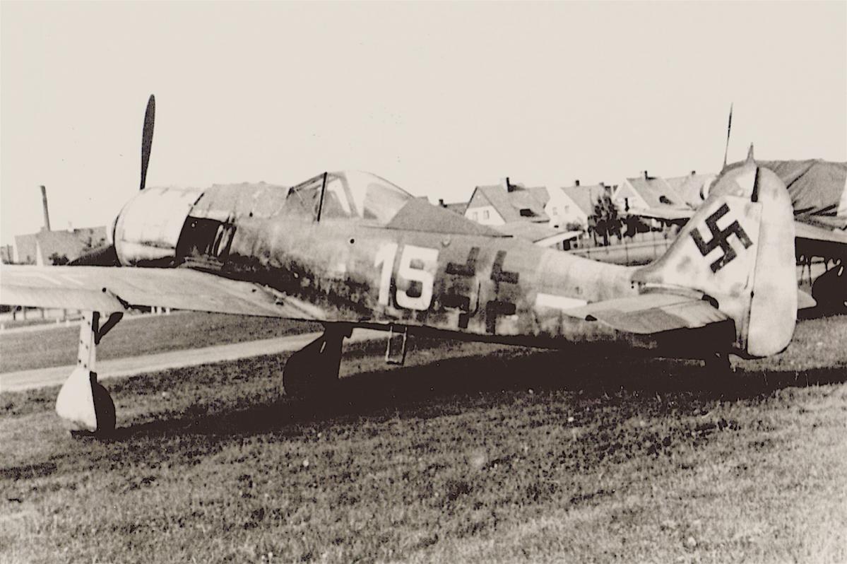 Naam: Foto 385. Focke Wulf Fw 190, kopie.jpg
Bekeken: 1715
Grootte: 117,9 KB