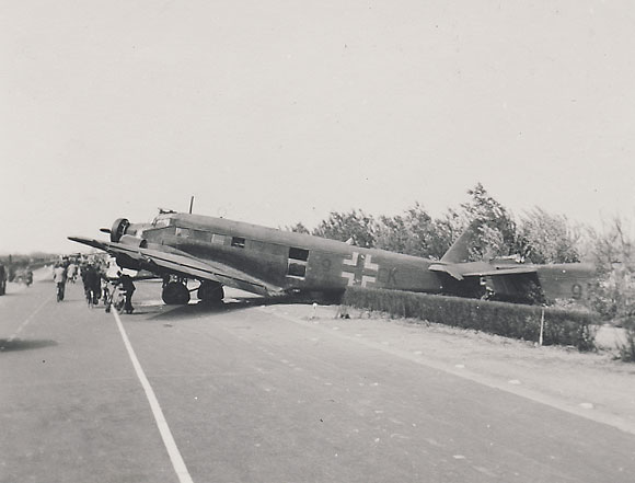 Naam: Ju52 KGrzbV9 2St 9P+CK rijksweg 1a full code op weg.jpg
Bekeken: 587
Grootte: 41,8 KB