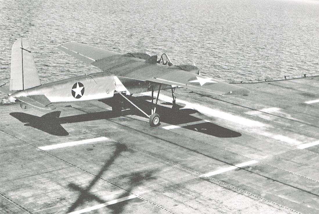 Naam: Foto 680. Naval Aircraft Factory TDN-1 drone op vliegdek USS Sable, 1943. 1100 breed.jpg
Bekeken: 733
Grootte: 137,2 KB