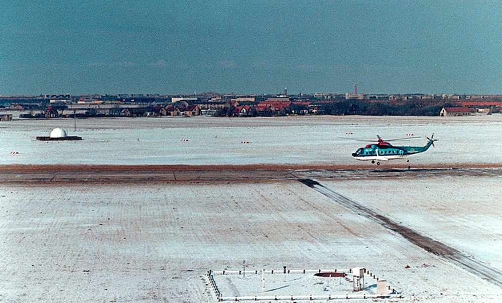 Naam: c90  Winter departure '86.jpg
Bekeken: 308
Grootte: 379,8 KB