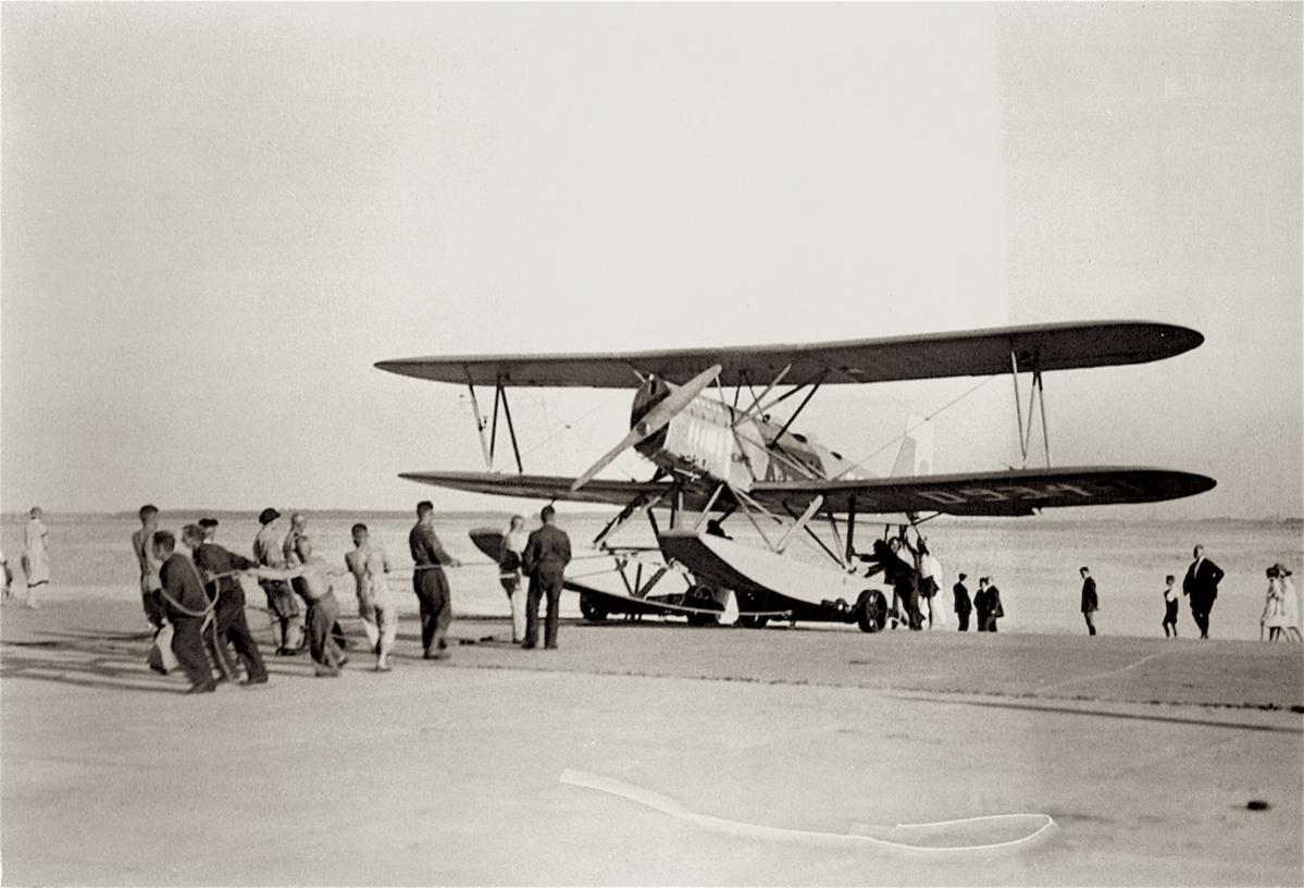 Naam: Foto 218. D-934. Heinkel HD 24, kopie.jpg
Bekeken: 747
Grootte: 102,6 KB