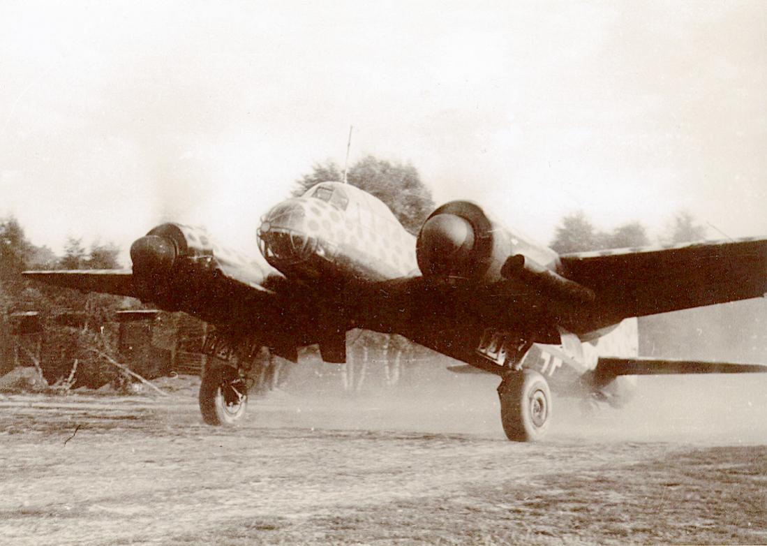 Naam: Foto 559. Junkers Ju 88 met opvallende camouflage. 1100 breed.jpg
Bekeken: 1666
Grootte: 97,8 KB