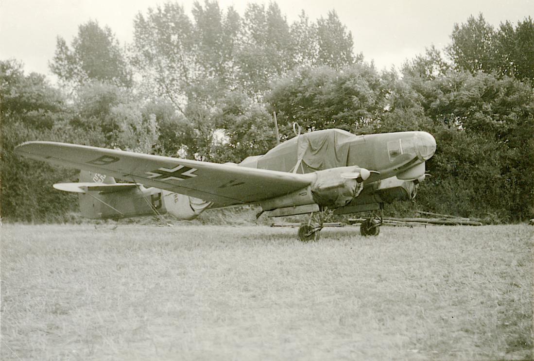 Naam: Foto 515. Focke-Wulf Fw 58 B 'Wijhe' te Duinkerken (volgens verkoper). 1100 breed.jpg
Bekeken: 1093
Grootte: 131,2 KB