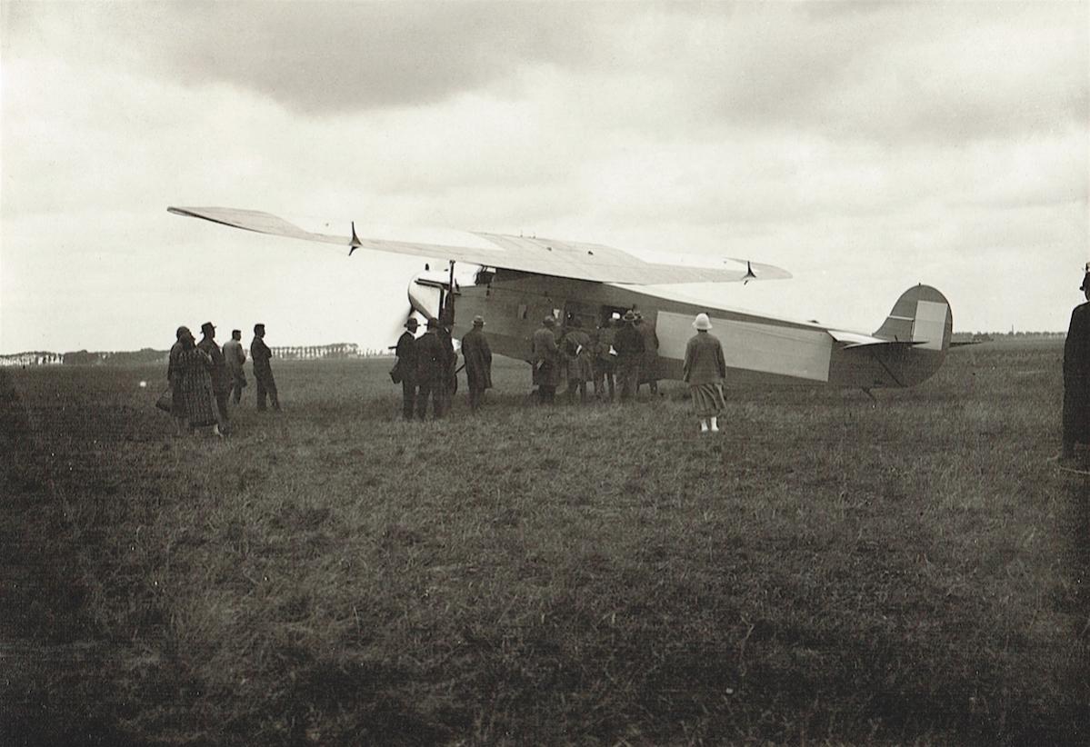 Naam: Foto 125. Nog niet afgeleverde Fokker F.VIIa, kopie.jpg
Bekeken: 1082
Grootte: 117,9 KB