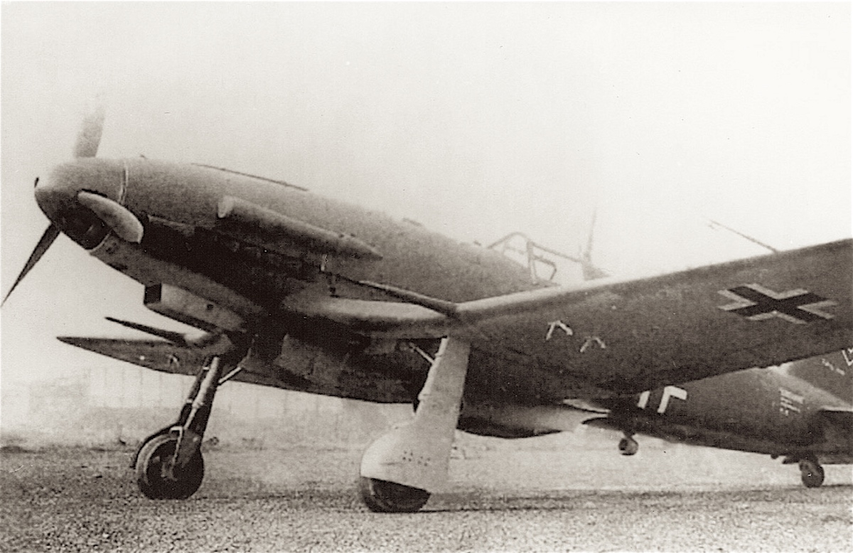 Naam: Foto 344. Fiat G.55 Centauro, Italiaanse beute, kopie.jpg
Bekeken: 896
Grootte: 311,7 KB