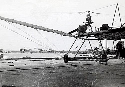 Naam: Spin op Ypenburg voor de heropening op 16 mei 1947.jpg
Bekeken: 1063
Grootte: 46,6 KB