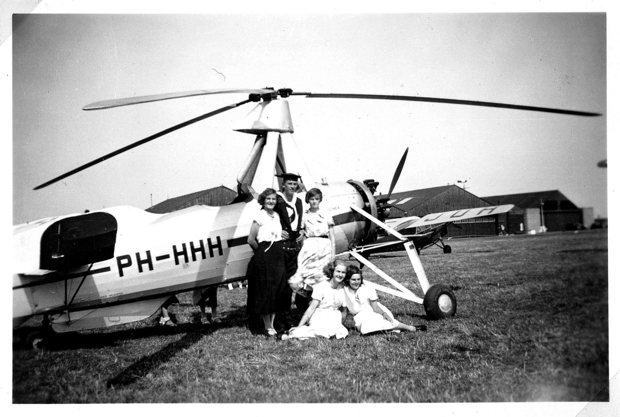 Naam: PH-HHH, Schiphol, 1935.jpg
Bekeken: 1187
Grootte: 399,1 KB