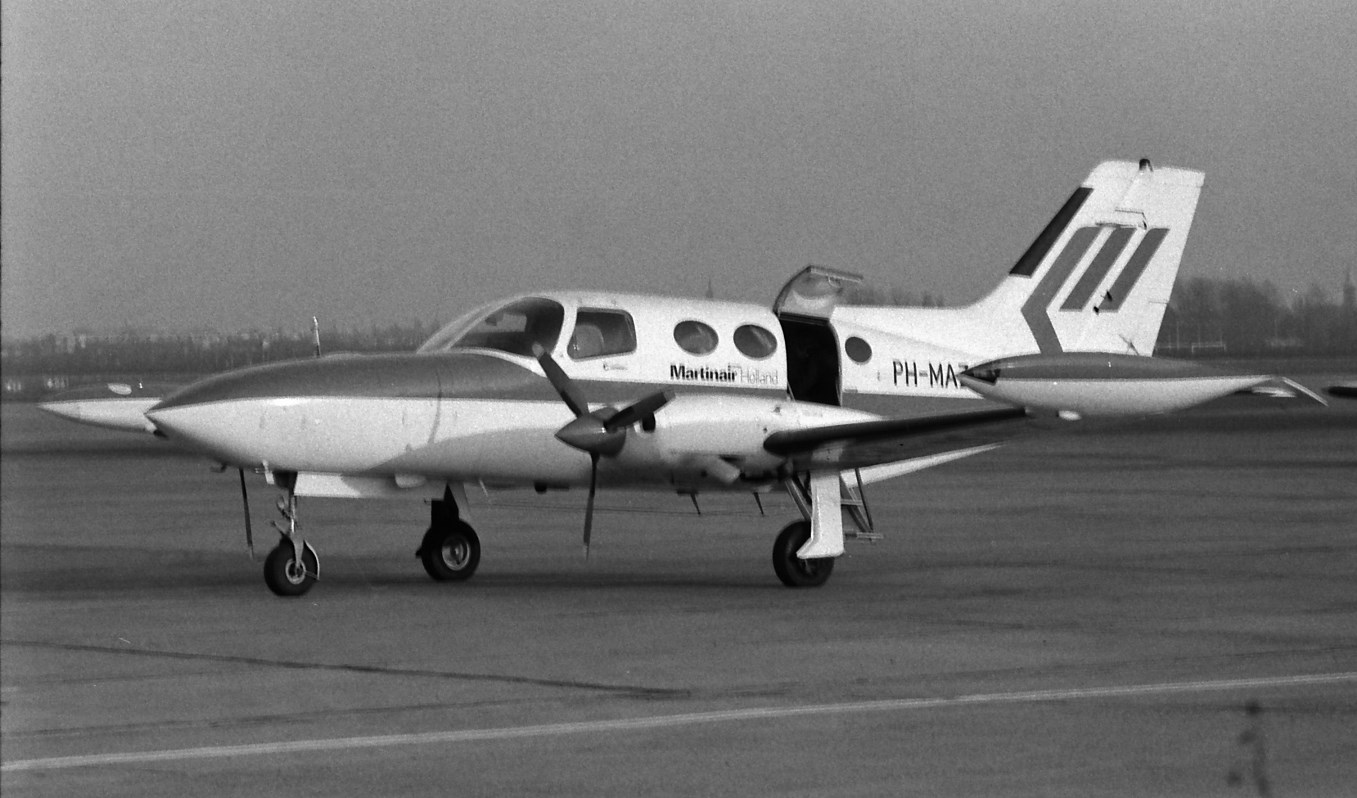 Naam: 74. PH-MAZ Cessna 402B Martin's Luchtvervoer Mij.jpg
Bekeken: 832
Grootte: 200,9 KB