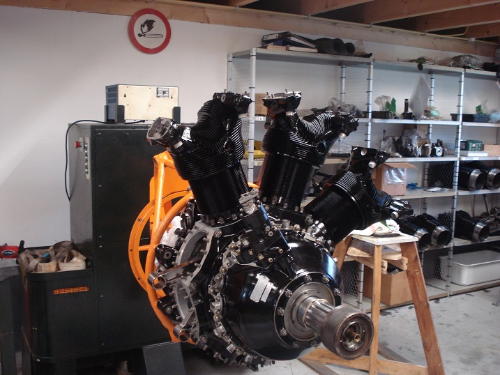 Naam: motor19101.jpg
Bekeken: 738
Grootte: 154,8 KB