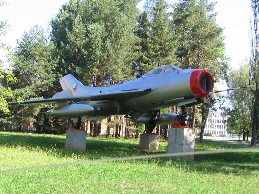 Naam: MiG-19 - Bechyně, Czech Republic.jpg
Bekeken: 226
Grootte: 257,3 KB
