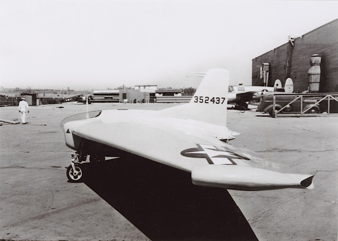 Naam: Foto 943. Northrop XP-79B Flying Ram. 43-52437 (352437). Crashed Sept. 12, 1945 on first flight.jpeg
Bekeken: 2759
Grootte: 196,8 KB
