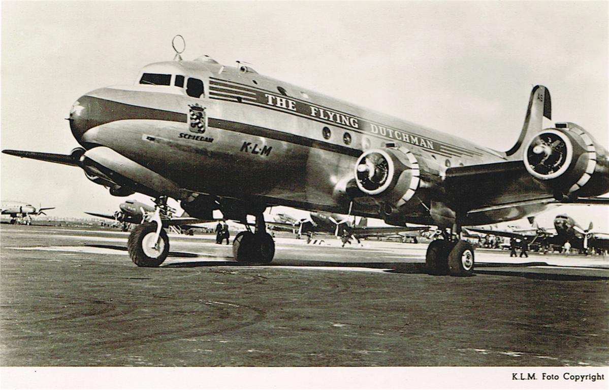 Naam: Kaart 585. PH-TAS:PH-DBS (tijdelijk PJ-TAS) 'Schiedam'. Douglas DC-4-1009, linksvoor, kopie.jpg
Bekeken: 954
Grootte: 137,4 KB