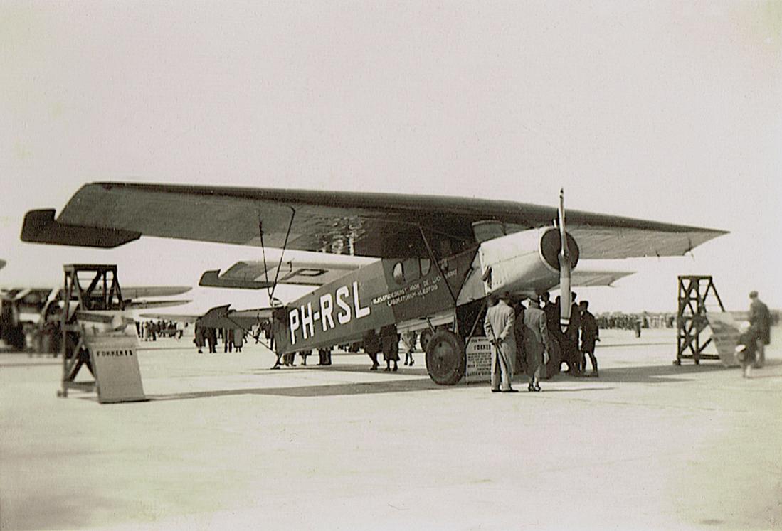 Naam: Foto 198. 'PH-RSL'. Fokker F.II van de Rijks Studiedienst voor de Luchtvaart, kopie 1100.jpg
Bekeken: 1240
Grootte: 84,0 KB