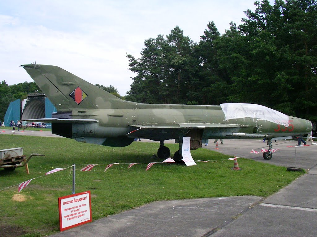 Naam: MIG 21-U Flugplatz Neuhardenberg -.jpg
Bekeken: 376
Grootte: 135,9 KB