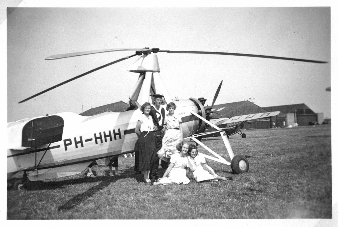 Naam: 5 PH-HHH, Schiphol, 1935 (1280x861).jpg
Bekeken: 248
Grootte: 263,5 KB