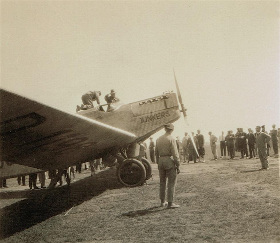 Naam: Foto 227. D-1198 'Europa'. Junkers W 33. kopie.jpg
Bekeken: 787
Grootte: 95,5 KB