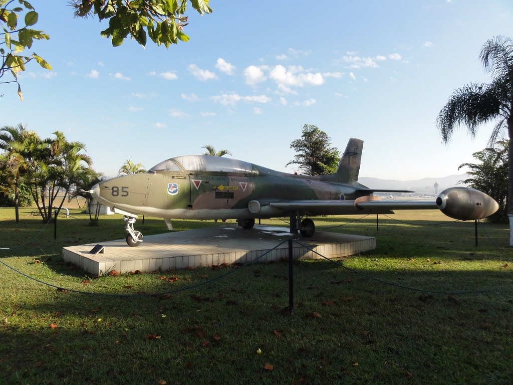 Naam: Aermacchi MB 326 ( AT-26 Xavante ) - Guarulhos International Arport - So Paulo.jpg
Bekeken: 519
Grootte: 134,9 KB