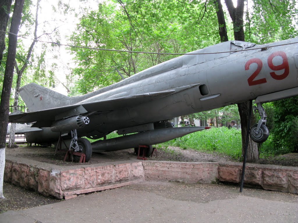Naam: MiG-21PFS , Chisinau - Army Museum, Moldova.jpg
Bekeken: 600
Grootte: 183,8 KB