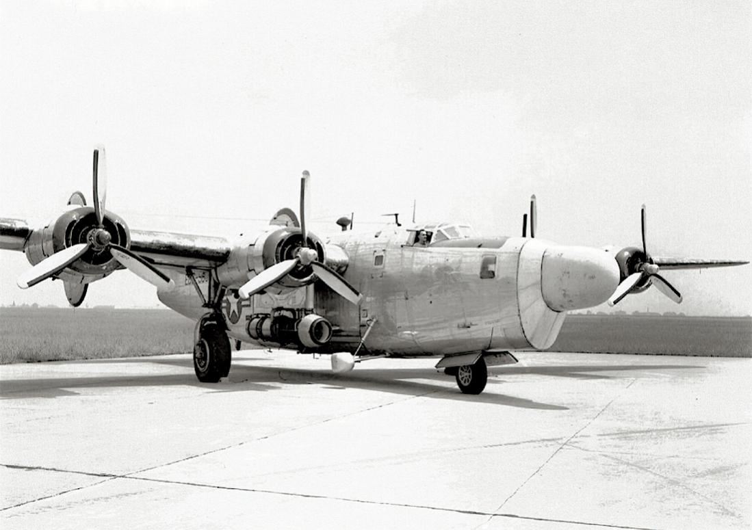 Naam: Foto 641. B-24D from NACA on hangar apron on Glenn Research Center (1949?).jpg
Bekeken: 653
Grootte: 88,6 KB