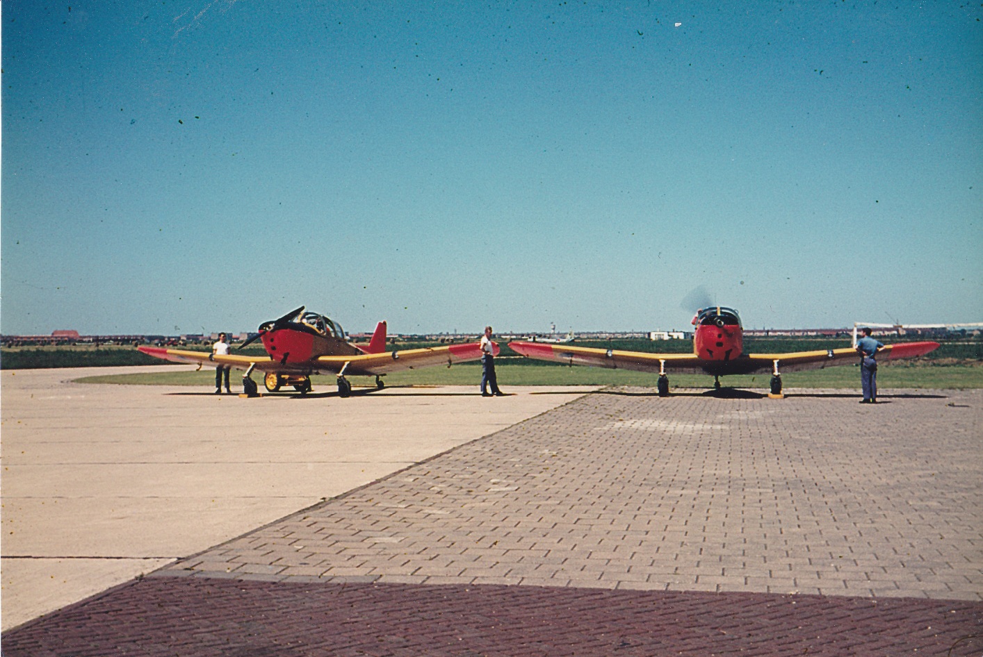 Naam: S-11'jes op het platform De Kooy rond 1966.jpg
Bekeken: 661
Grootte: 429,5 KB