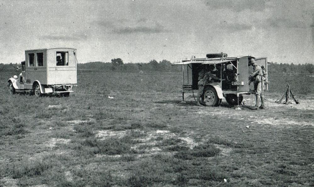 Naam: Automobielzendontvanger voor communicatie met vliegtuigen.jpg
Bekeken: 957
Grootte: 111,7 KB