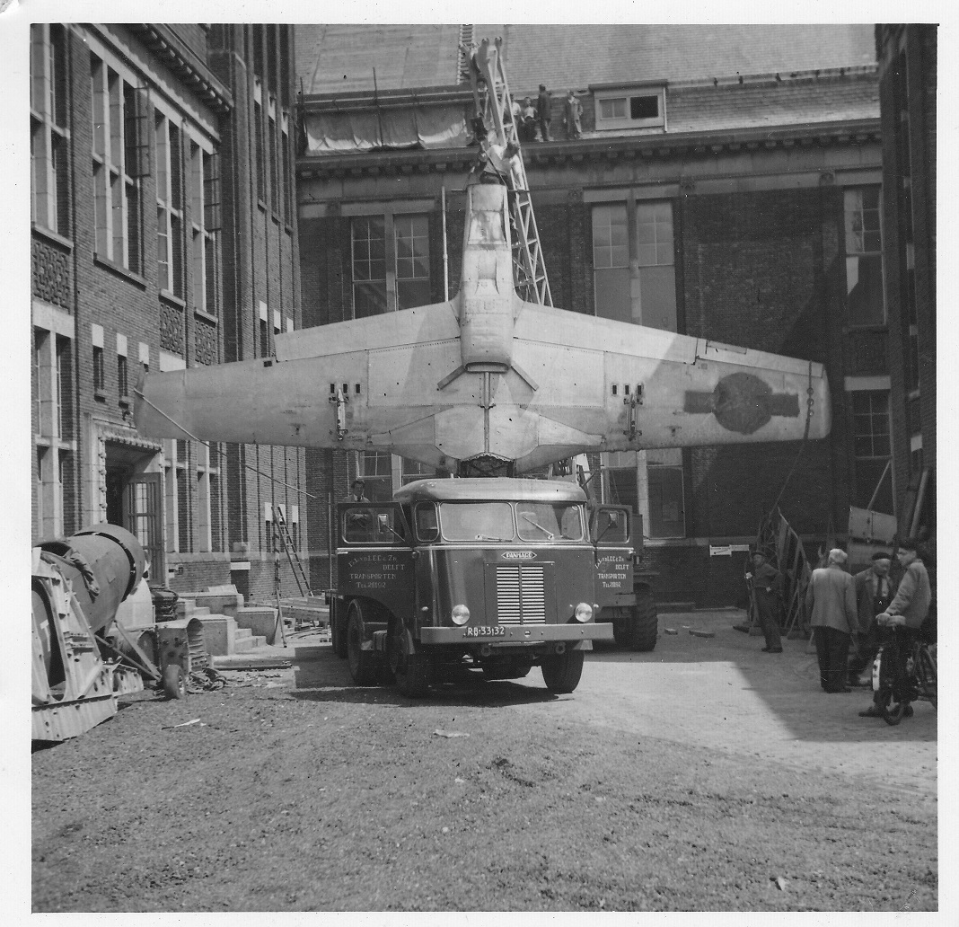 Naam: 52.jpg
Bekeken: 705
Grootte: 424,7 KB