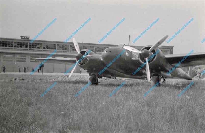 Naam: Scan 101. '342'. G-1 Schiphol 2. 400, orig. water.jpg
Bekeken: 981
Grootte: 52,9 KB