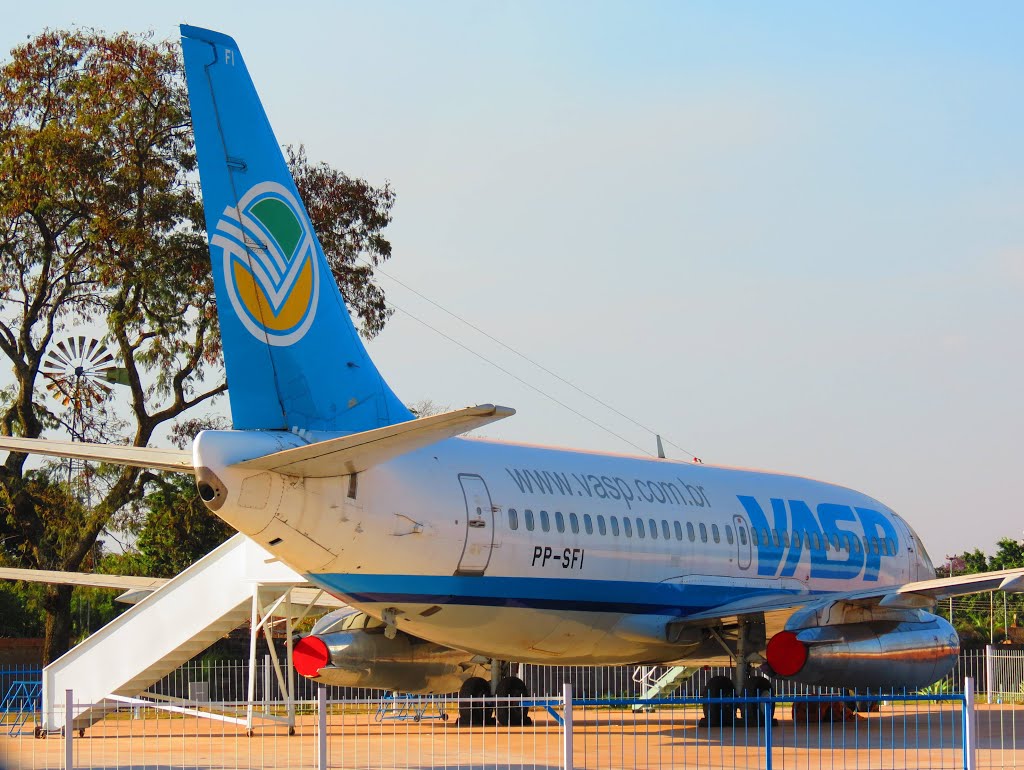 Naam: VASP Boeing 737-200 - Araraquara.jpg
Bekeken: 426
Grootte: 152,6 KB