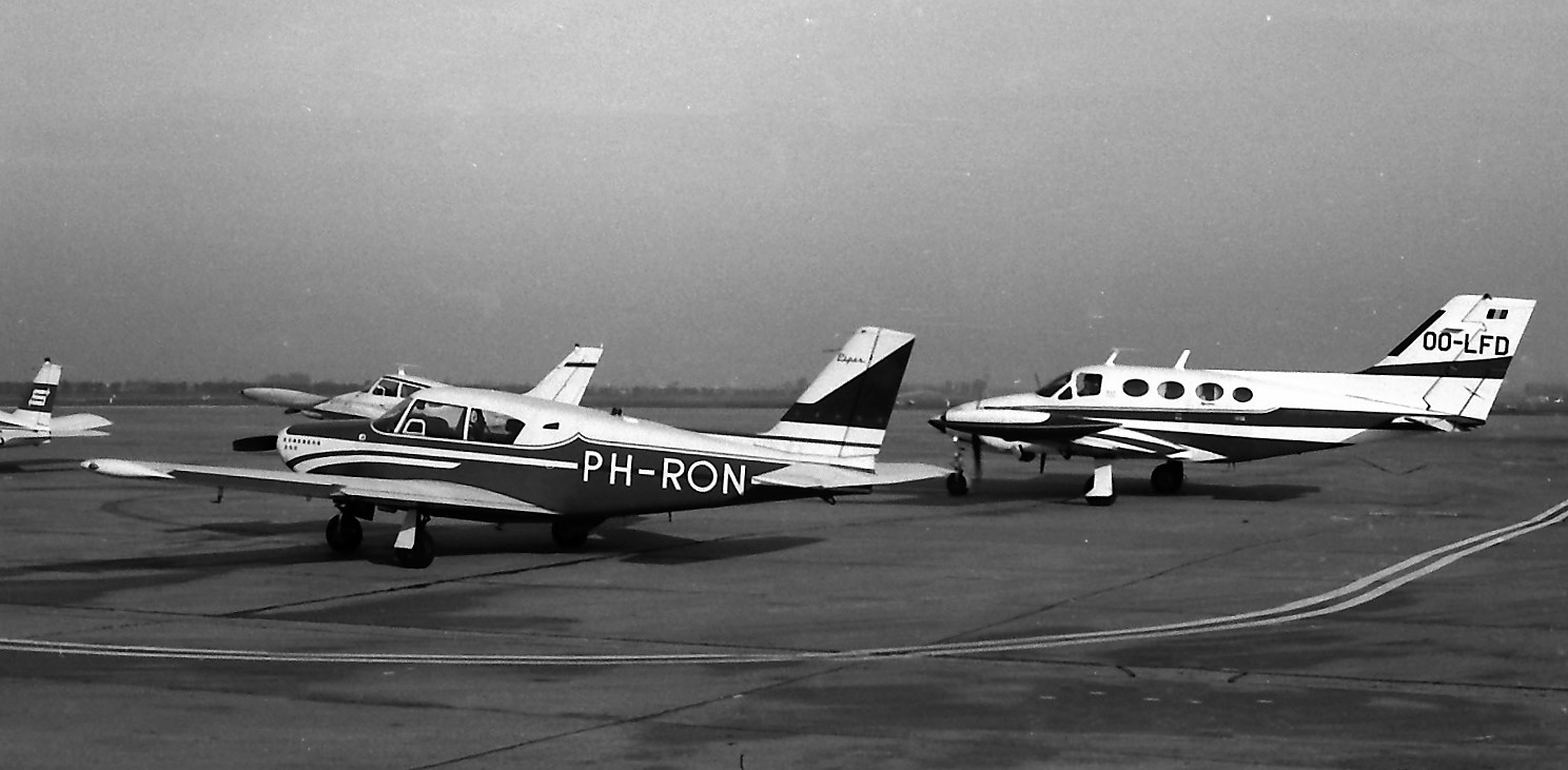 Naam: 49. PH-RON Piper Pa-24-250 Comanche.jpg
Bekeken: 870
Grootte: 203,9 KB