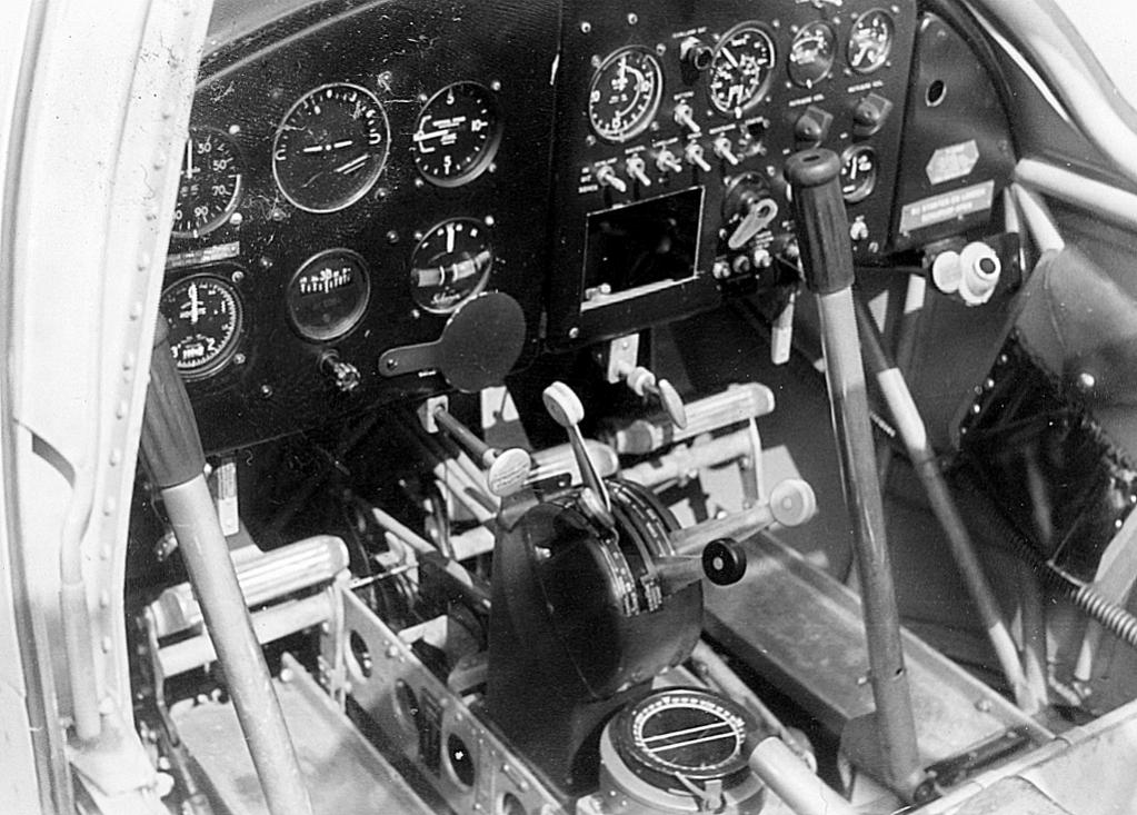 Naam: Cockpit S11 met T&B afdekplaatje aan zwenk-arm.jpg
Bekeken: 1436
Grootte: 131,7 KB