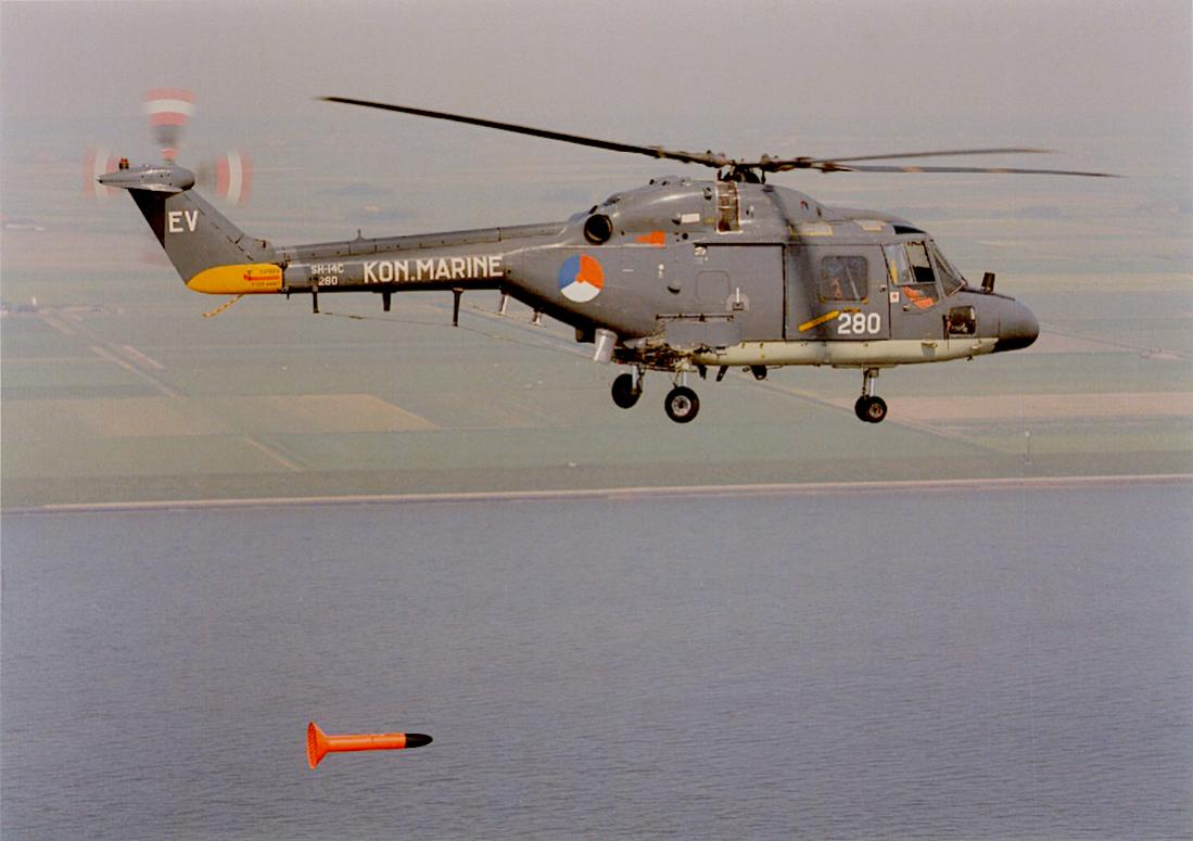 Naam: #465. 280. Westland Lynx Mk.81 (SH-14C). 1100 breed.jpg
Bekeken: 1101
Grootte: 77,0 KB