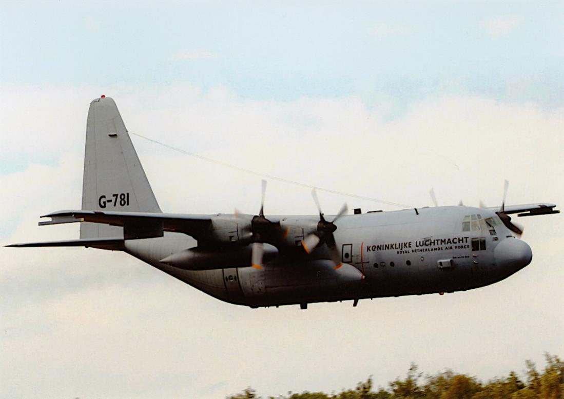 Naam: Foto 371. G-781 'Bob van der Stok'. Lockheed C-130H Hercules. Ex USN EC-130Q, 2e hands aangekoch.jpg
Bekeken: 1179
Grootte: 53,6 KB