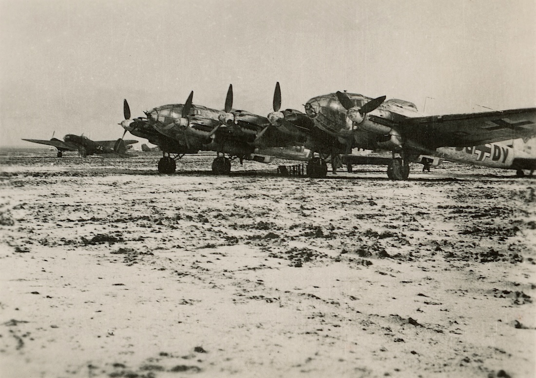 Naam: 6.6.2024. map 5. 20240606_0015. G. Foto 690. He-111Z (Zwilling). 1100 breed.jpg
Bekeken: 170
Grootte: 341,9 KB