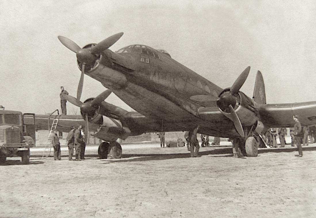 Naam: Foto 467. Junkers Ju-252, kopie 1100.jpg
Bekeken: 665
Grootte: 108,8 KB