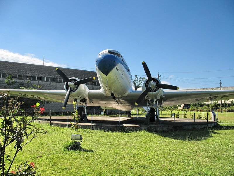 Naam: DC 3 - Vliegveld van  Rio de Janeiro..jpg
Bekeken: 251
Grootte: 135,7 KB
