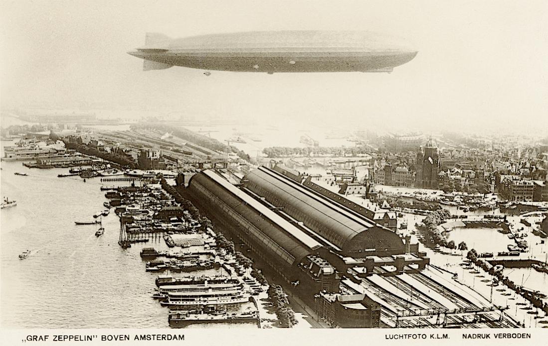 Naam: Kaart 853. Graf Zeppelin boven Amsterdam Centraal Station. 1100 breed.jpg
Bekeken: 514
Grootte: 148,6 KB